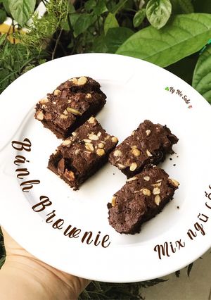 Hình của món Bánh brownie mix ngũ cốc.