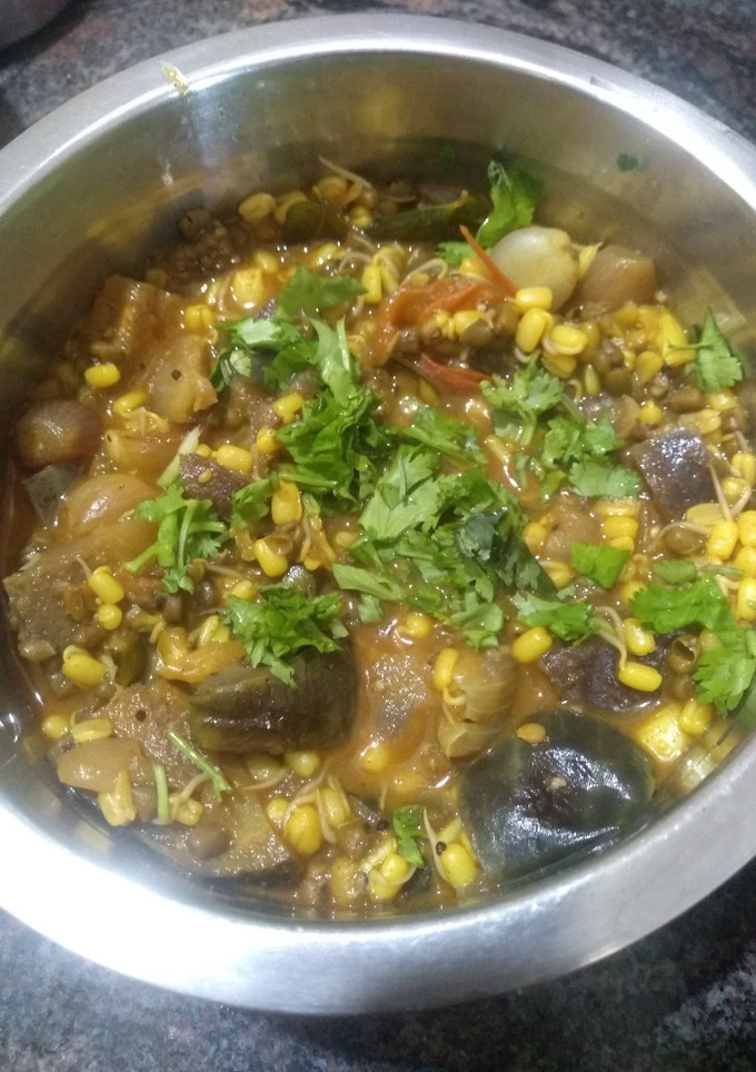 முளைகட்டிய பாசிப் பயிறு கத்திரிக்காய் கூட்டு செய்முறை முக்கிய புகைப்படம்
