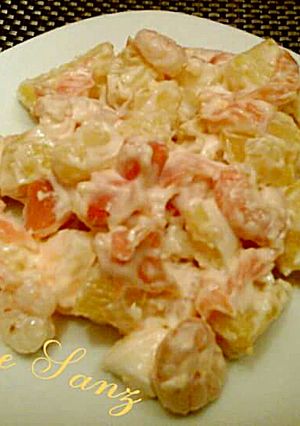 Foto principal de Ensalada de patatas con gambas y virutas de salmón ahumado