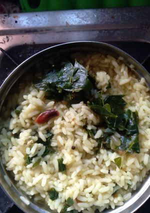 முருங்கைக்கீரை மிளகு சீரக சூப் (Murunkai keerai milagu seeraga soup recipe in tamil) செய்முறை முக்கிய புகைப்படம்