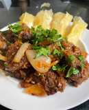Higadito de pollo encebollado