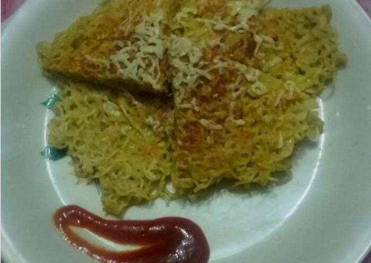 Recipe of Super Quick Maggi egg cheese omlette