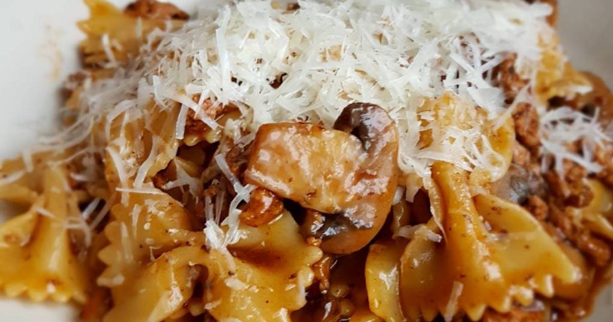 Pork and mushroom pasta bows Recipe by Lesley Rigden Cookpad