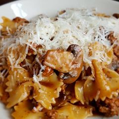 A picture of Pork and mushroom pasta bows.