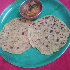 A picture of Jowar Atta Masala Paratha.