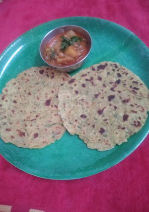 A picture of Jowar Atta Masala Paratha.