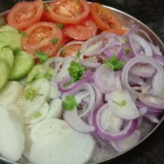 A picture of Fresh Salad.