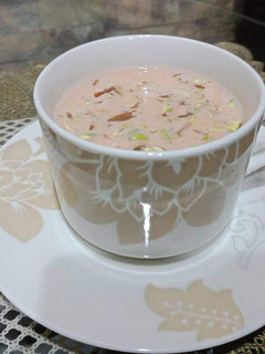 A picture of Kashmiri chae/ pink tea.