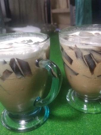 Cara Gampang Membikin Resep Es cappuccino cincau (capcin) yang Enak Banget Anti Ribet, Mantap