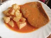 Una foto de pimiento zanahoria cebolla
