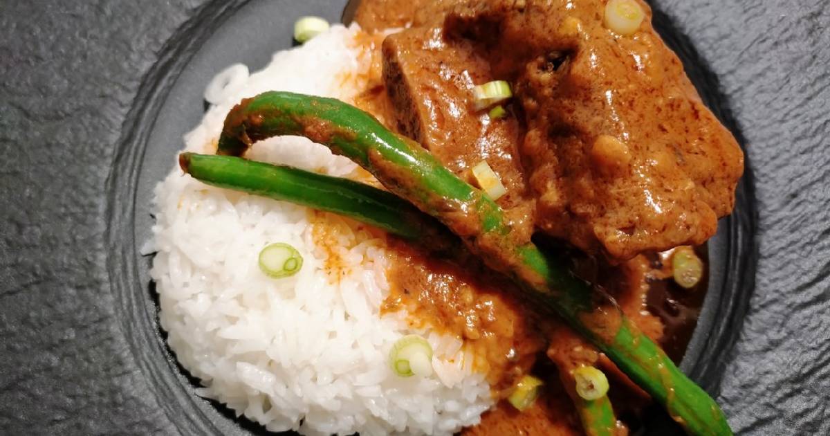 Beef Curry Using S&B Golden Curry Mix - The Peach Kitchen