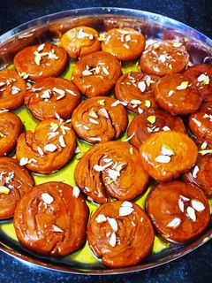 केसरी बालूशाही (kesari balushahi recipe in Hindi) रेसिपी मुख्य फोटो