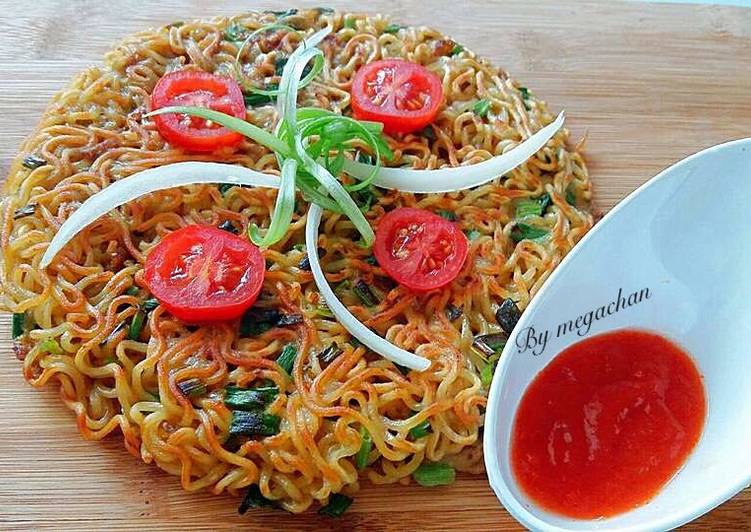 Resep Pizza Mie Bala-Bala, Lezat Sekali