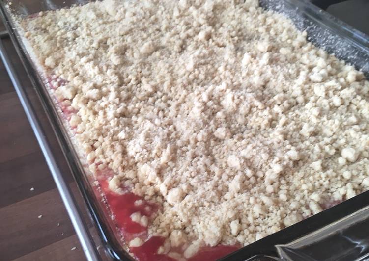 Simple Way to Prepare Ultimate Rhubarb, apple and berry crumble