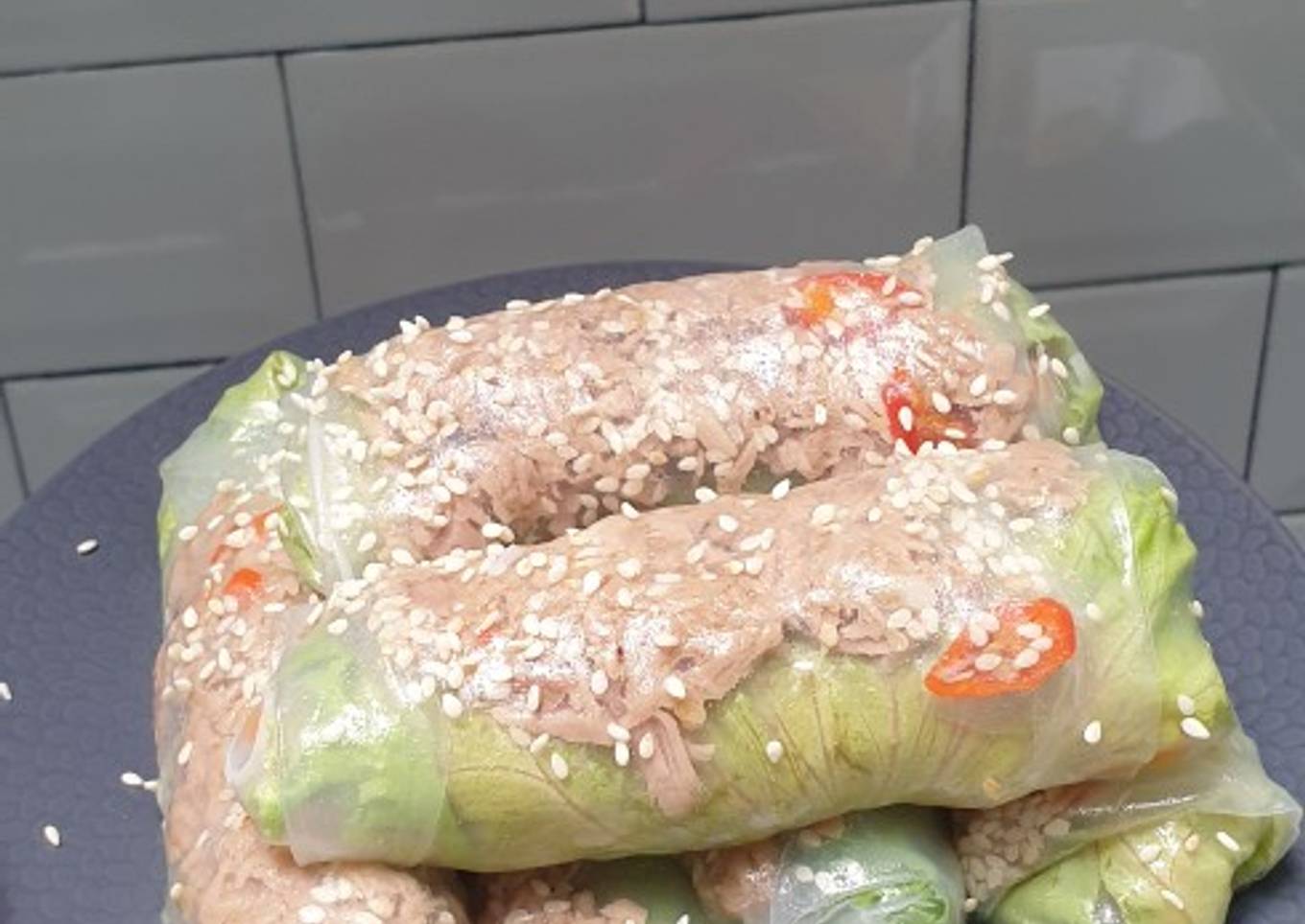 Salad Roll with Tuna Spicy