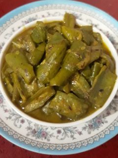 तुरई की सूखी सब्जी (Turai ki sookhi sabzi recipe in hindi) रेसिपी मुख्य फोटो