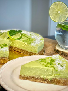 Una foto de 🇺🇸 TARTA de LIMA crudivegana (“raw vegan Key lime pie”, Estados Unidos)