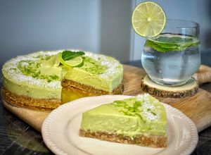 Una foto de 🇺🇸 TARTA de LIMA crudivegana (“raw vegan Key lime pie”, Estados Unidos)