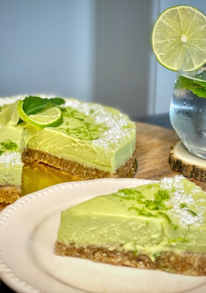 Una foto de 🇺🇸 TARTA de LIMA crudivegana (“raw vegan Key lime pie”, Estados Unidos)
