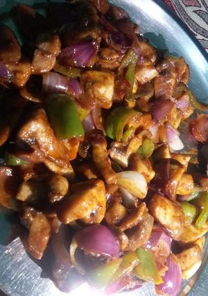 A picture of Chilli Mushroom.