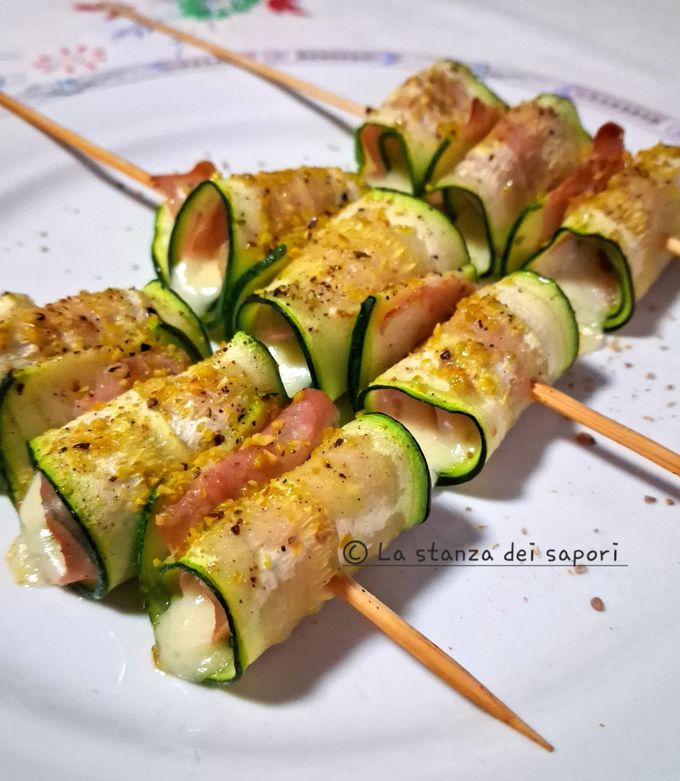 Foto di 🍢Spiedini di zucchine e mortadella al forno 🔥