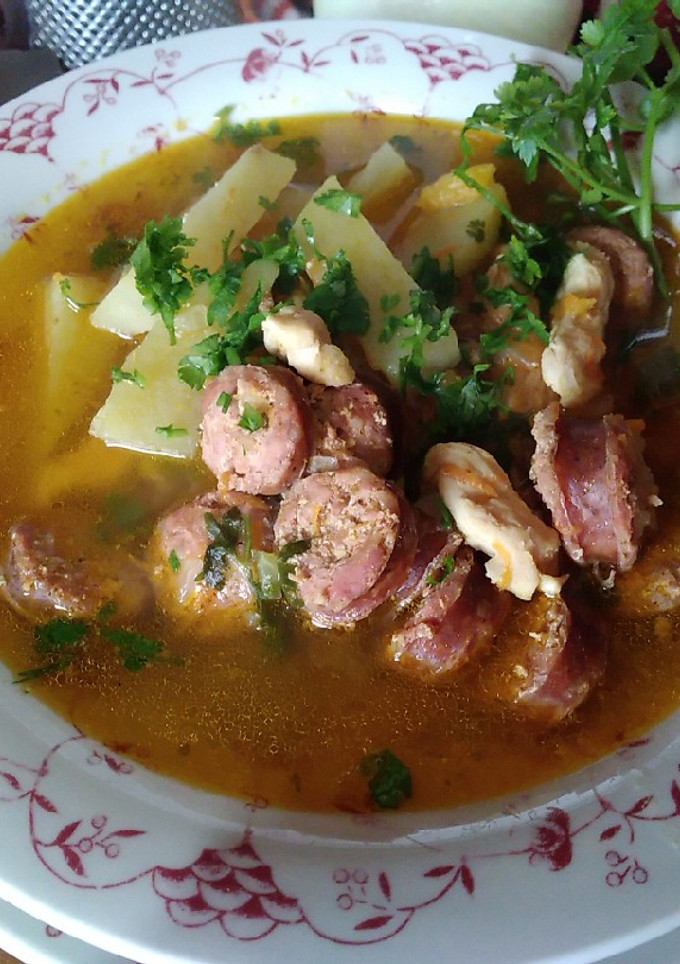 Una foto de Caldillo de pollo y longaniza