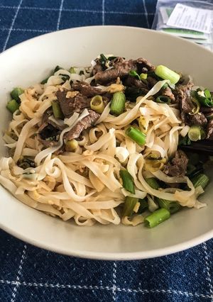 Hình của món Phở bò xào trứng.