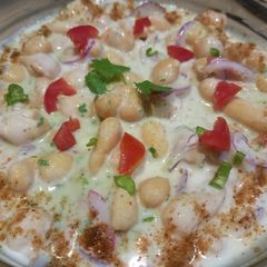 A picture of Dahi boondi / pakoriyan.