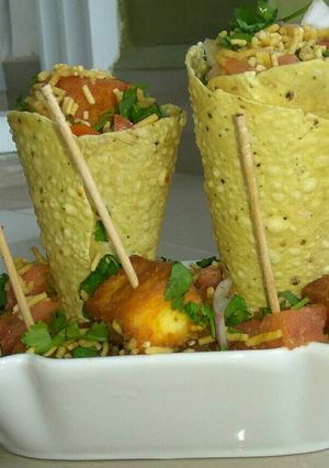 A picture of Papad paneer boat.