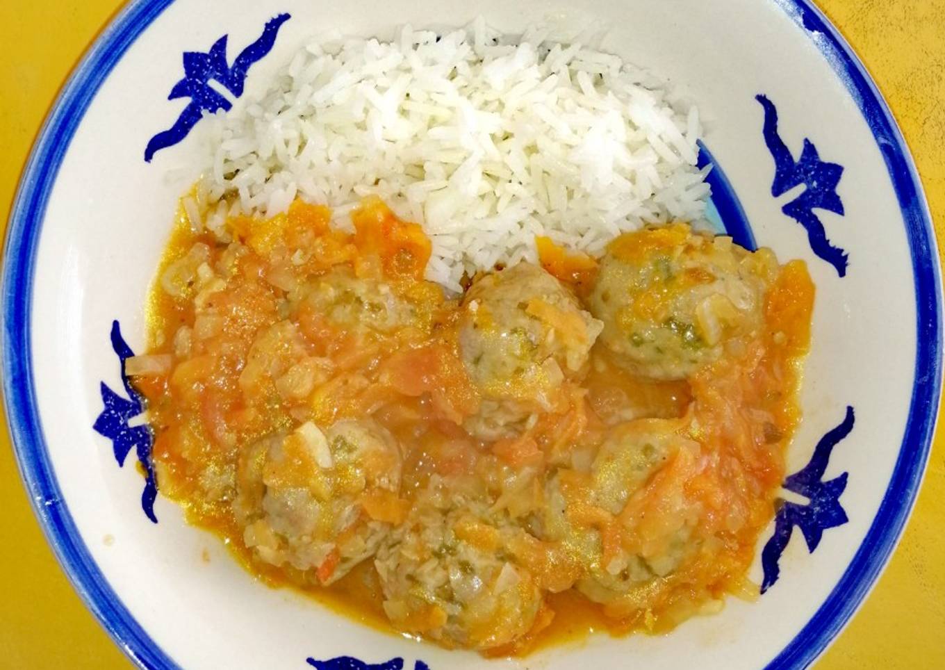 Albóndigas en Salsa de zanahoria y tomate