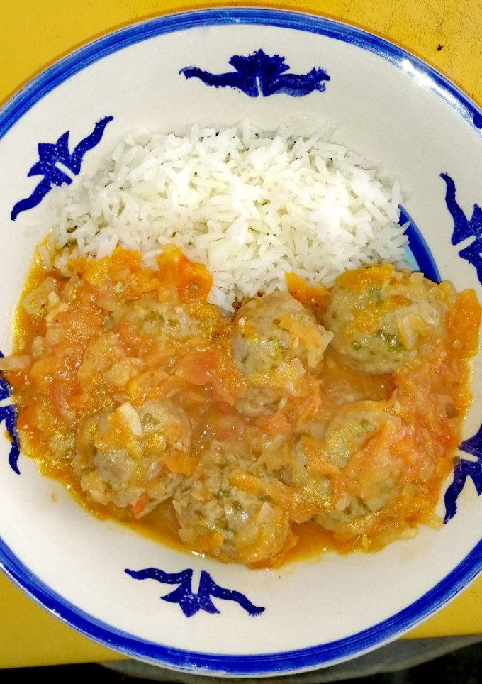 Una foto de Albóndigas en Salsa de zanahoria y tomate