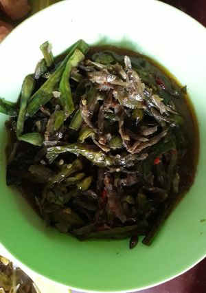 Foto resep Tumis genjer mix ikan salai bilis pedesss 🤤