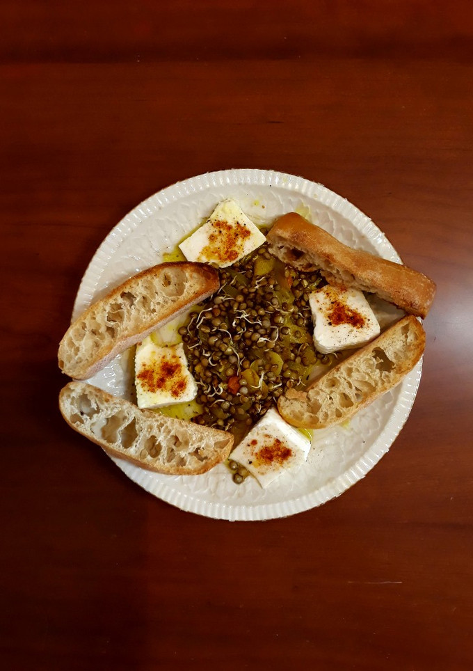Una foto de Combo de cebolla con raices y jerminados