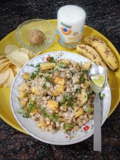 साबुदाणा खिचडी (sabudana khichdi recipe in marathi) रेसिपी चे मुख्य फोटो