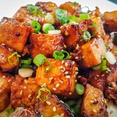 A picture of Honey Sesame Tofu.
