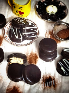 A picture of Choco pie (Using Marie biscuit).