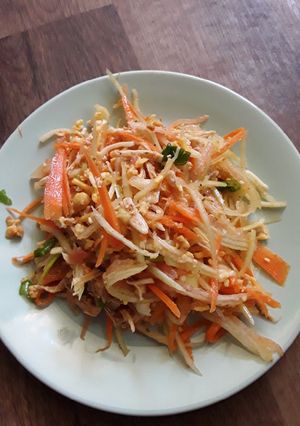 Hình của món Nộm dưa hấu thịt gà.