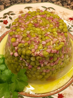 Una foto de Flan de guisantes salteados con jamón