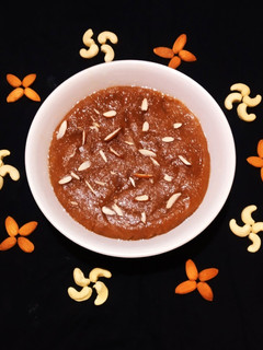 आटे का हलवा (aate ka halwa recipe in Hindi) रेसिपी मुख्य फोटो