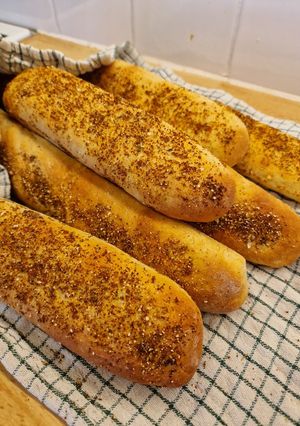 A picture of Cheese & oregano baguettes.