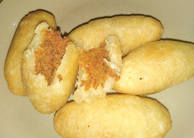 Kroket ubi kayu isi sambal lengkong