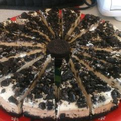 A picture of Oreo cheesecake.