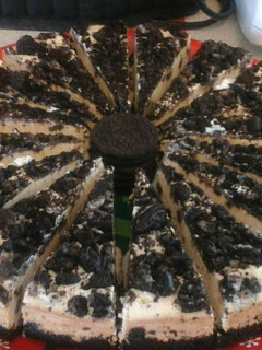 A picture of Oreo cheesecake.