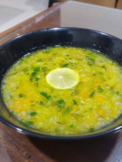 લેમન કોરીએન્ડર સૂપ(lemon coriander soup recipe in Gujarati) રેસીપી મુખ્ય ફોટો