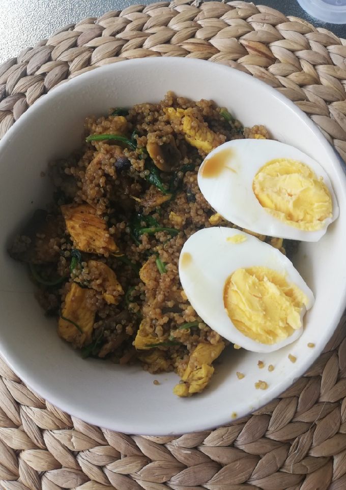Una foto de Quinoa con salsa de soja