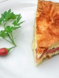 Una foto de Tortilla a la española con chorizo