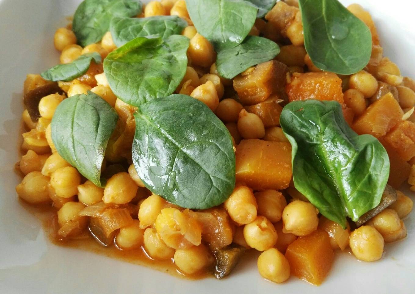 Garbanzos con verduras al curry