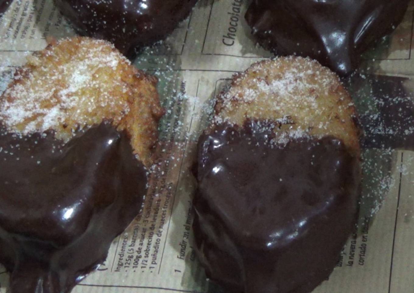 Torrijas de anís con cobertura de chocolate a la naranja