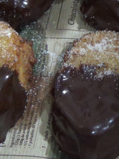 Una foto de Torrijas de anís con cobertura de chocolate a la naranja