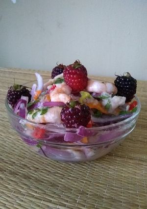 Una foto de Ceviche y moras🇻🇪👨🏾‍🍳